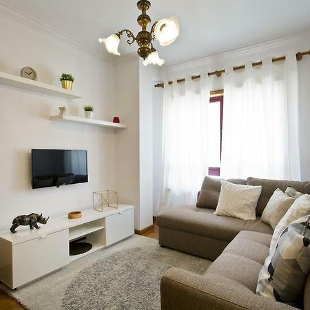 Rustic Bright Flat With Netflix - City Centre Porto Luaran gambar